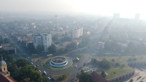 FUM LA TIMIŞOARA - Vicepreşedintele CJ Timiş, Alexandru Iovescu, afirmă că Serbia nu a cerut ajutor din Timiş pentru stingerea incendiilor: Dimineaţa, curenţii de aer aduc fumul spre noi. Spre prânz, direcţia vântului se schimbă şi aerul se va îmbunătăţi