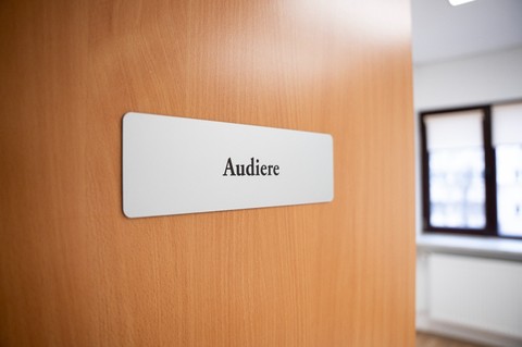 Salvaţi Copiii: Peste 20.000 de cazuri de abuz fizic şi sexual, neglijare sau exploatare a copiilor, înregistrate în 2025/ Cele mai multe victime ale abuzului sexual sunt fete