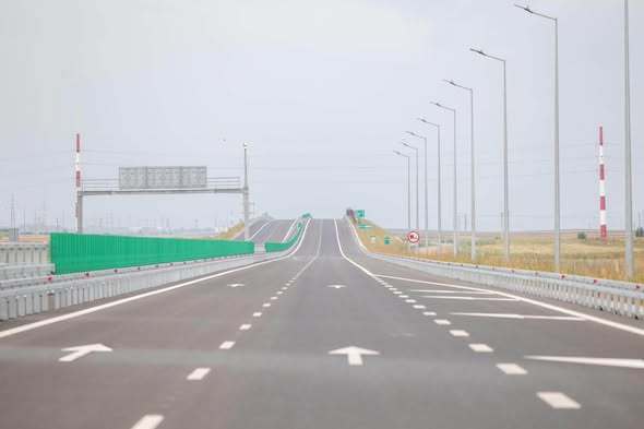 Bolojan: Se fac ultimele pregătiri pe Autostrada Moldovei A7, înainte de deschiderea circulaţiei până la Bacău / Cu deschiderea tronsonului Adjud – Bacău, ajungem la aproximativ 242 de kilometri de autostradă, din cei 319 kilometri ai A7