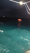 UPDATE - O navă comercială a luat foc în Marea Neagră, în zona economică exclusivă a României/ Echipajul de 12 marinari, salvat, unul dintre ei fiind rănit/ Nicuşor Dan: Nava a fost lovită şi pare că s-a scufundat, dar pentru moment nu ştim de cine-VIDEO