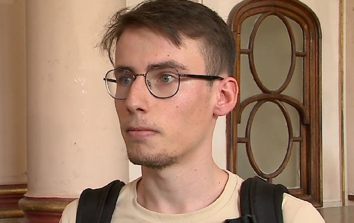 Absolvent de Medicină: Medicii sunt şomeri după ce termină Rezidenţiatul. Toată lumea e conştientă că nu o să fie loc pentru toţi. După 6 ani de facultate şi încă câţiva de Rezidenţiat, foarte mulţi ne gândim să plecăm
