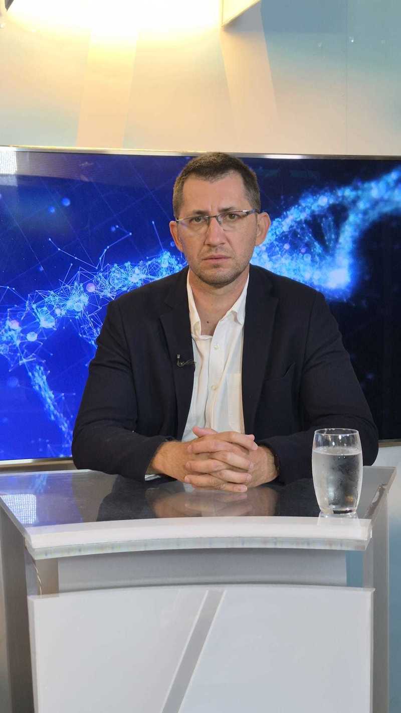 Dr. Octav Ginghină: În cancerul de tiroidă evoluţiile sunt foarte, foarte lente, asta ne câştigă, automat, timp. Există chiar discuţii dacă doar să supraveghezi anumite leziuni şi să nu le operezi