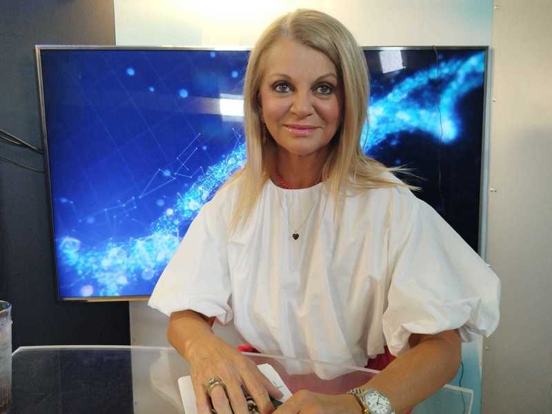 Dr. Carmen Curea: De multe ori, pe piele se manifestă nişte boli interne. Sunt situaţii în care noi punem diagnosticul de diabet. Pacientul nu ştie că are diabet. Vine cu nişte manifestări cutanate care sunt înalt sugestive pentru diabet