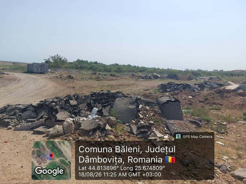 Patru ”rampe” de deşeuri amenajate ilegal, descoperite într-o comună din Dâmboviţa/ De la resturi menajere la deşeuri provenite din decopertarea asfaltului, aruncate pe câmpuri/ A fost făcută sesizare penală