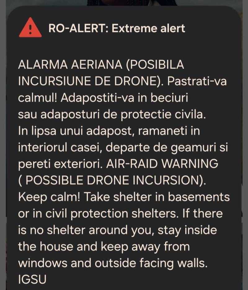 Dronă prăbuşită într-un lan de porumb, în judeţul Suceava/ S-a produs un mic incendiu şi s-a format o cavitate cu diametrul de aproximativ un metru/ Mesaj RO-Alert pentru judeţul Botoşani