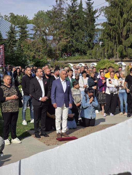 Episcopia Oradiei face cercetări după participarea lui Călin Georgescu la liturghia de la o mănăstire: O împrejurare care ar fi trebuit să rămână în limitele fireşti ale ospitalităţii ecleziale a dobândit accente evidente de asociere şi promovare politică