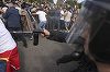 UPDATE - Protest ilegal al fermierilor - Ciocniri violente cu forţele de ordine, care au făcut uz de gaze lacrimogene/ Persoane infiltrate au provocat haos/ Traficul a fost reluat/ 24 de răniţi, inclusiv jandarmi/ Jurnalişti agresaţi