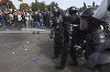 UPDATE - Purtător de cuvânt Jandarmerie: Încă de la prima oră protestatarii nu au cooperat cu forţele de ordine. Există ipoteza că au fost persoane infiltrate să provoace dezordine. Se fac verificări/ Patru bărbaţi, duşi la Poliţie/ Trei au fost amendaţi