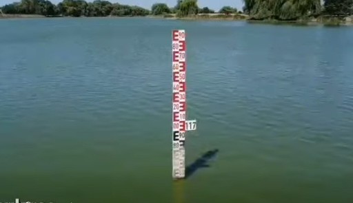 Nivelul apelor din bazinul hidrografic Crişuri se menţine extrem de scăzut, iar unele acumulări au rezerve foarte mici în prima lună de toamnă - VIDEO