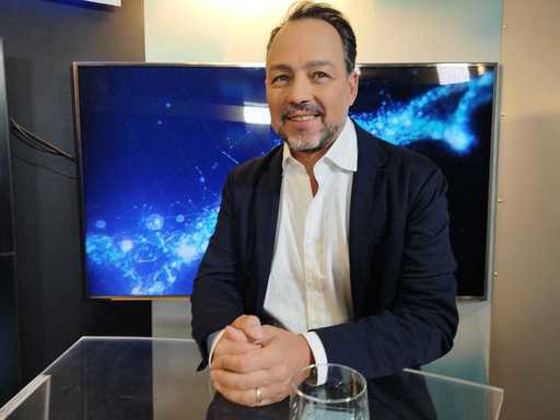 Dr. Cătălin Badiu: Nu demult am citit un articol despre câţi chirurgi rămân cu ceea ce au învăţat în rezidenţiat. M-a şocat efectiv procentul, este foarte mare. Medicul trebuie să înveţe continuu, să iasă din zona sa de confort, spre binele pacientului