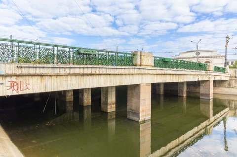 Podul Operei peste râul Dâmboviţa va fi consilidat şi reabilitat / Este într-o stare tehnic „nesatisfăcătoare”/ Consilierii generali au aprobat indicatorii tehnico-economici şi devizul general