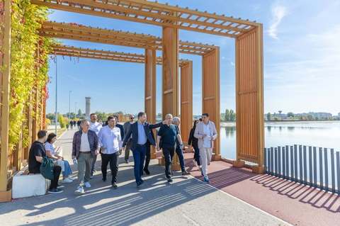 Primarul Ankarei, după ce Ciprian Ciucu i-a arătat Capitala din bus-ul turistic şi a vizitat Insula Lacul Morii şi Ateneul Român: E frumos Bucureştiul. Mi-a plăcut, are o arhitectură impresionantă