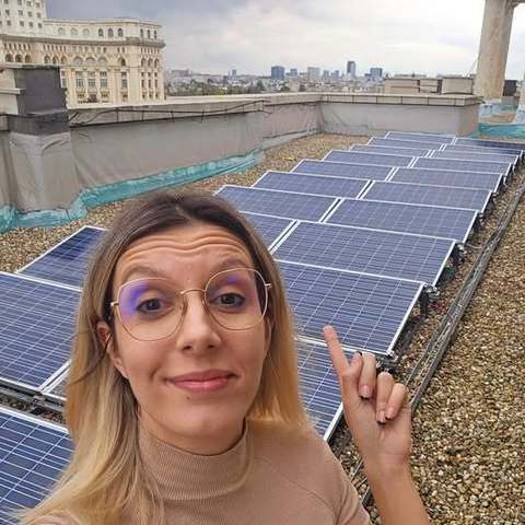 Ministerul Mediului a repus în funcţiune sistemul fotovoltaic de pe clădirea instituţiei, după mai mulţi ani în care acesta nu a produs energie electrică/ Diana Buzoianu: L-am descoperit întâmplător
