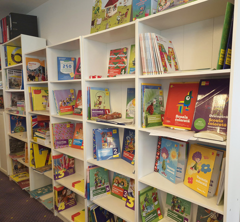 Manuale noi pentru clasa a IX-a, pentru 63 de discipline, disponibile în format digital şi PDF/ Anunţul Ministerului Educaţiei