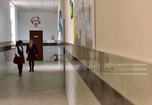 Peste 153.000 de absolvenţi de clasa a VIII-a încep luni Evaluarea Naţională cu proba scrisă la limba şi literatura română