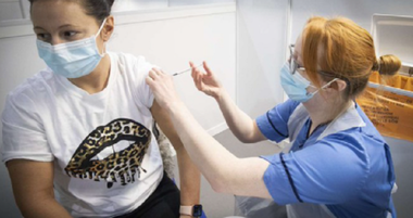STUDIU: Procentul lucrătorilor din sănătate din România vaccinaţi împotriva COVID-19 a ajuns la 45% / 24,7% dintre cei nevaccinaţi declară că nu vor să se vaccineze
