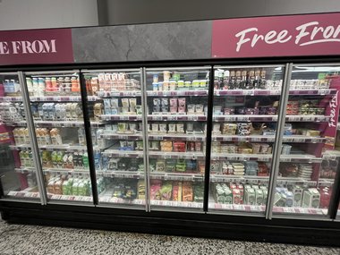 Unu din trei produse vegane din Marea Britanie conţine lapte sau ouă. Experţii avertizează cumpărătorii cu alergii severe că ar putea suferi "consecinţe tragice"