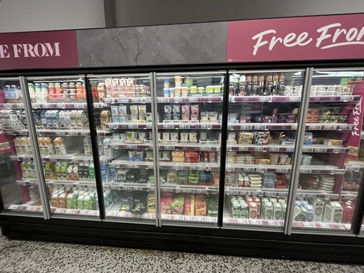 Unu din trei produse vegane din Marea Britanie conţine lapte sau ouă. Experţii avertizează cumpărătorii cu alergii severe că ar putea suferi "consecinţe tragice"