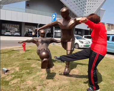 Ce este mai important pe măsură ce îmbătrâneşti - exerciţii de stretching, exerciţii de echilibru sau antrenamentul de forţă?