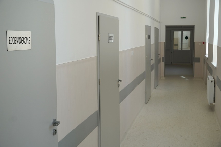 Secţie a Spitalului Judeţean Sibiu, modernizată cu fonduri europene / Toate saloanele sunt climatizate şi au acces direct la grupurile sanitare

