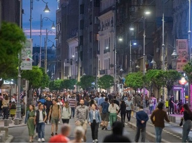 Câte minute de mers pe jos pot compensa riscurile de sănătate şi deces prematur cauzate de sedentarism