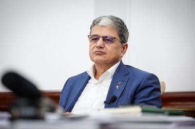 Campanie de donare de sânge, la Ministerul Finanţelor / Donatorii care doresc să investească în titluri Fidelis au cea mai bună dobândă / Boloş: S-au investit din 2020 până acum peste 22 miliarde lei în acest instrument

