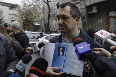 Vlad Voiculescu, urmărit penal de DNA în dosarul vaccinurilor din pandemie / Este acuzat de abuz în serviciu, cu consecinţe deosebit de grave