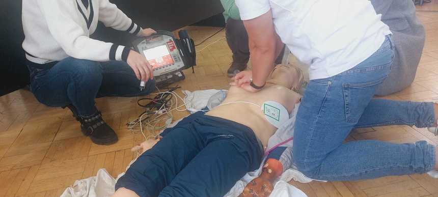 Personalul Spitalului Clinic Judeţean de Urgenţă Sibiu urmează cursuri de resuscitare intra spitalicească pentru a putea interveni în situaţii de urgenţă

