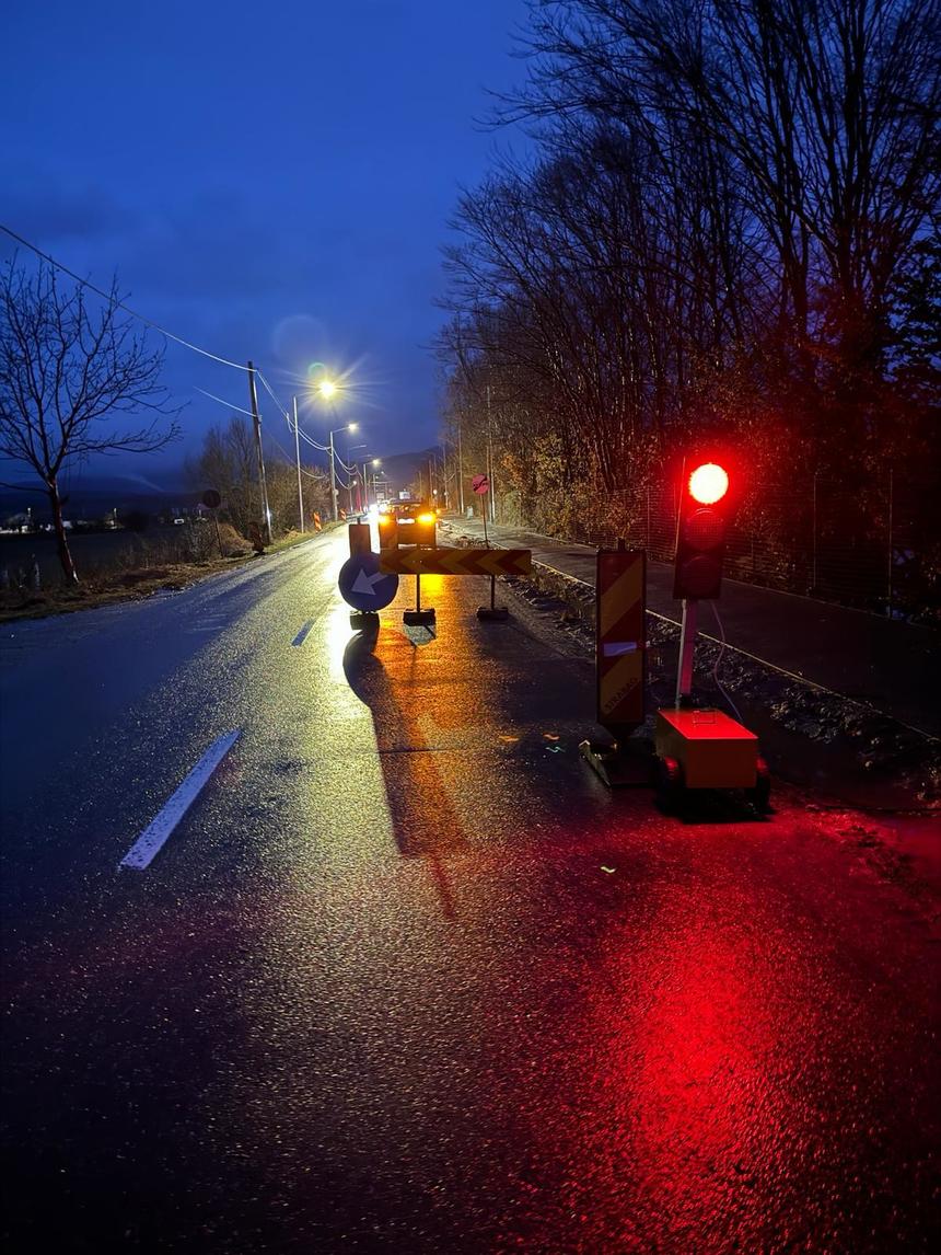 Sibiu: Poliţistul local lovit în timp ce dirija traficul a fost operat de către medicii neurochirurgi / Este în stare gravă pe ATI