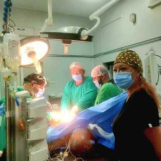Operaţie complexă, una dintre puţinele de acest fel din România, realizată la Spitalul Colentina din Capitală / Pacientul în vârstă de 76 de ani suferea de o afecţiune foarte gravă
