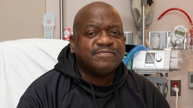 Primul pacient din istorie cu transplant de rinichi de porc a murit la două luni după procedură