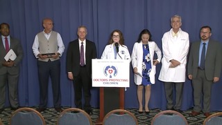 Pediatri, medici şi organizaţii medicale semnează o declaraţie prin care îndeamnă spitale americane să înceteze intervenţiile dăunătoare asupra copiilor cu disforie de gen