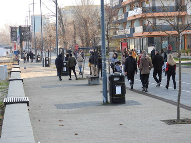 Mersul pe jos de trei ori pe săptămână "aproape înjumătăţeşte" reapariţia durerilor lombare - studiu