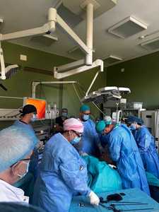 Sistem endoscopic pentru chirurgie ginecologică laparoscopică, la Spitalul Judeţean Arad / Opt paciente cu patologie ginecologică de natură oncologică şi benignă, operate în cadrul unui workshop

