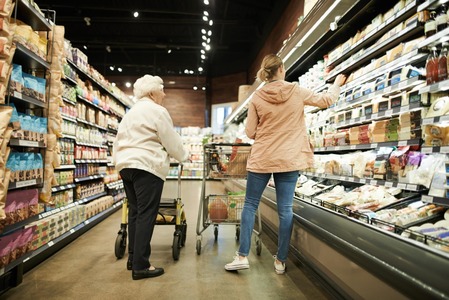 STUDIU: 68% dintre români se consideră sănătoşi, dar mult mai puţini au o dietă echilibrată. 15% dintre români nu urmează deloc o dietă sănătoasă ori o fac rareori
