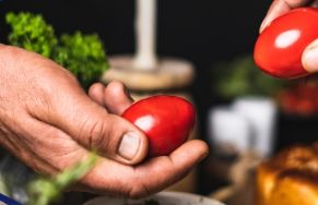 Medicul Andra Balcangiu-Stroescu, despre masa de Paşte: E bine să ţinem seama de faptul că trebuie moderaţie şi trebuie sa fim atenţi la cum combinăm alimentele/ Românul e obişnuit ca de sărbatori să fie la ultra all inclusive

