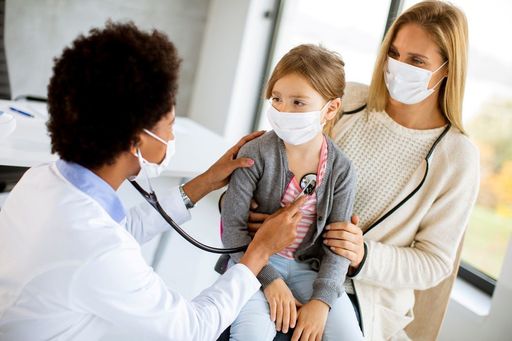 Riscuri mai mari de afecţiuni renale, cardiace şi gastrointestinale la copii după Covid-19