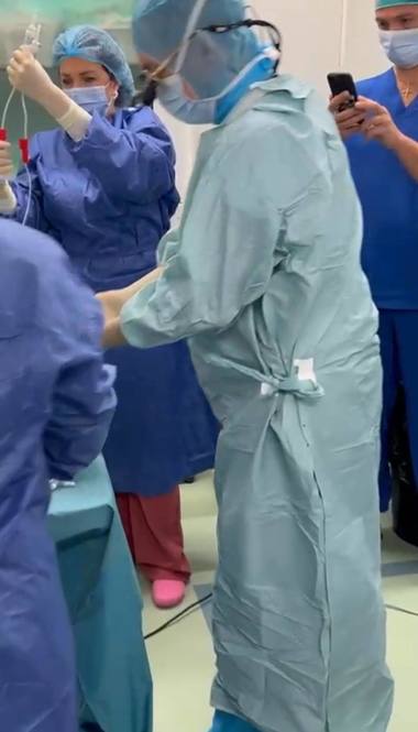 Transplant de inimă la o fetiţă de 10 ani, care de un an de zile era ţinută în viaţă de un dispozitiv de asistare circulatorie / Medicul Horaţiu Moldovan: A fost un drum lung, greu, presărat cu speranţă, aşteptare şi multă putere