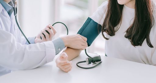 Risc mai mare de AVC la o vârstă mai tânără după complicaţii ale sarcinii