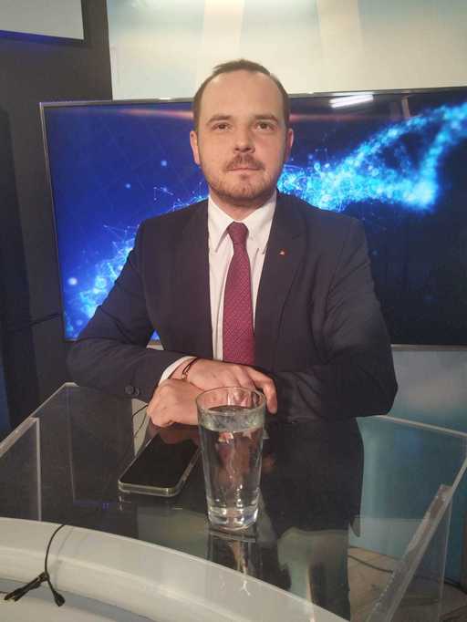 Alexandru Rogobete: Colegii care lucrează de noapte - în urgenţe, pe ambulanţe sau pe elicoptere - să fie plătiţi corespunzător/ Este o asumare a noastră acest lucru / Ştiţi cum e bugetul Sănătăţii acum? Ca un pacient de terapie intensivă