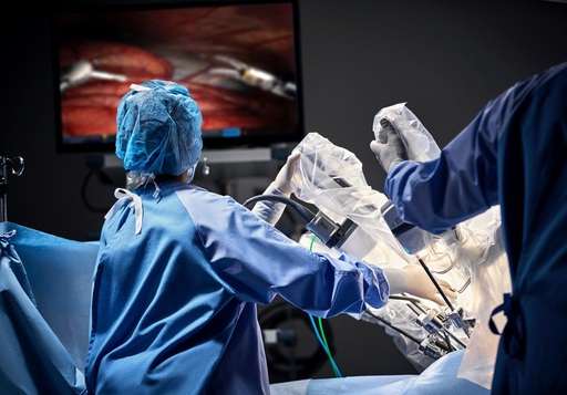 Spitalul Judeţean Oradea integrează sistemul de chirurgie robotică da Vinci X / Devine al patrulea spital public din ţară cu această tehnologie