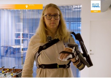 Primul dispozitiv robotic extern care sprijină mişcarea membrelor afectate oferă pacienţilor cu AVC mai multă independenţă / Relatarea unei tinere care a testat dispozitivul:  - VIDEO