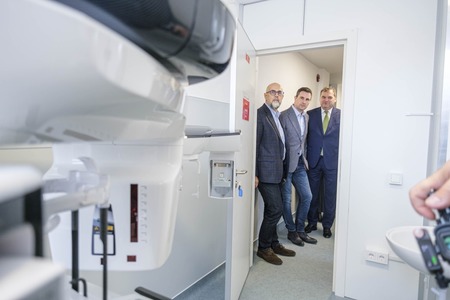 A fost inaugurată clădirea renovată a Policlinicii Spitalului Judeţean Miercurea Ciuc, investiţie de 25 de milioane de lei / Tanczos Barna: Continuăm să depunem eforturi pentru a asigura finanţarea adecvată a investiţiilor importante 