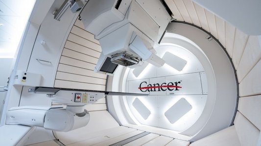 Terapia cu protoni a îmbunătăţit supravieţuirea în cancerul orofaringian, într-un studiu de fază III