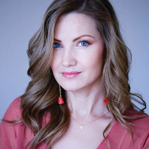 Melania Medeleanu: Sper că epoca mersului prin licee cu ochelari VR care simulează consumul de substanţe a trecut/  Aşa e trezit interesul/ E esenţial să existe standarde, altfel buna intenţie nu e suficientă