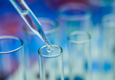 Retrospectiva anului 2025 în medicină: De la editarea genetică personalizată până la o descoperire care ar putea opri cancerul pancreatic înainte de a se declanşa, aceste progrese oferă o perspectivă asupra viitorului sănătăţii umane