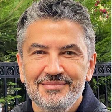 Dr. Constantin Stan, într-un top al celor mai buni chirurgi în rinoplastie