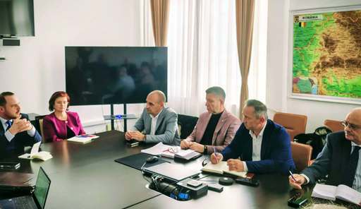 UPDATE - Sindicaliştii din Sănătate, întâlnire cu Alexandru Rogobete - S-a discutat despre reducerea de cheltuieli, reorganizarea sistemului de gărzi şi un nou normativ de personal / Ministru: Nu susţin reducerea salariilor personalului medical cu 10%