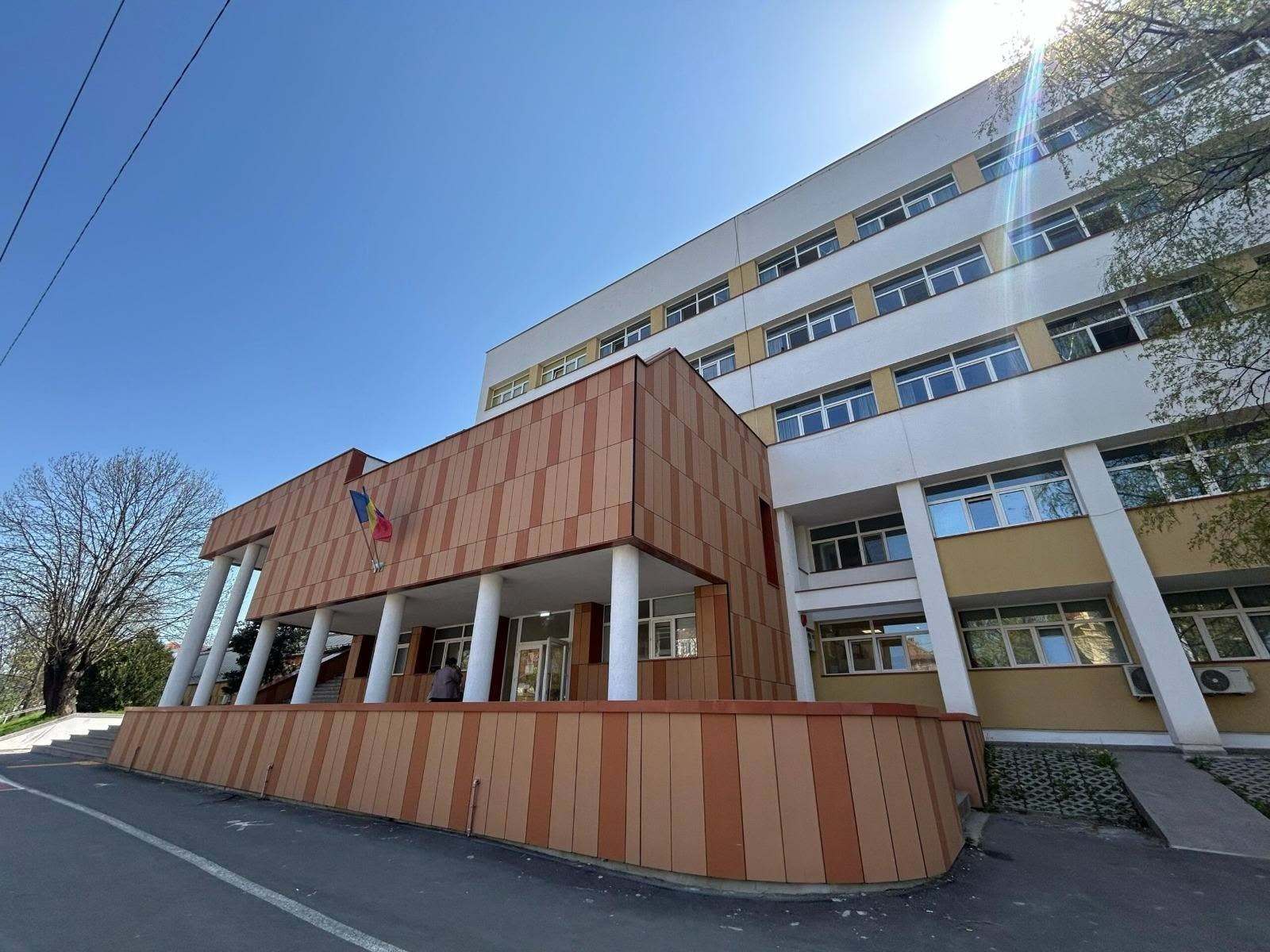 Pană majoră de curent în judeţul Sibiu – Sunt afectate mai multe localităţi / Activitatea Spitalului Judeţean Sibiu, afectată