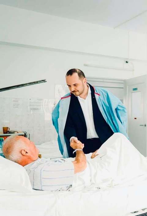 Rogobete: Pacienţii oncologici nu îşi găsesc medicamentele compensate pe care le-am introdus pe listă acum mai bine de patru luni / Puneţi medicamentele pe piaţă


